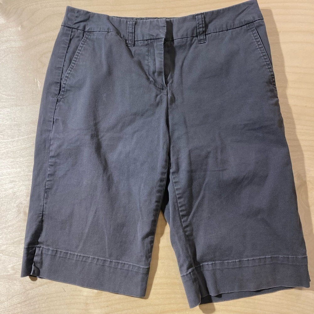 Manhattan Chino Classic Gray Women's Shorts size 2 (HS) - Picture 4 of 10